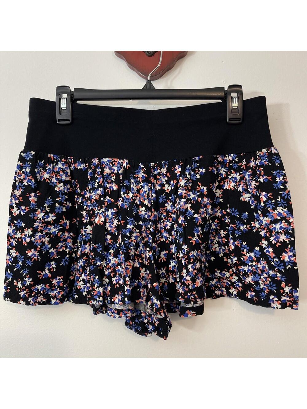 Express Womens Small Black Floral Elastic-Waist Pull-On Flowy Shorts! A2252